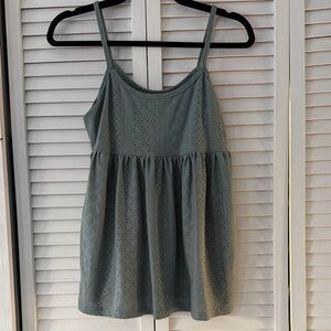 Flowy Tank